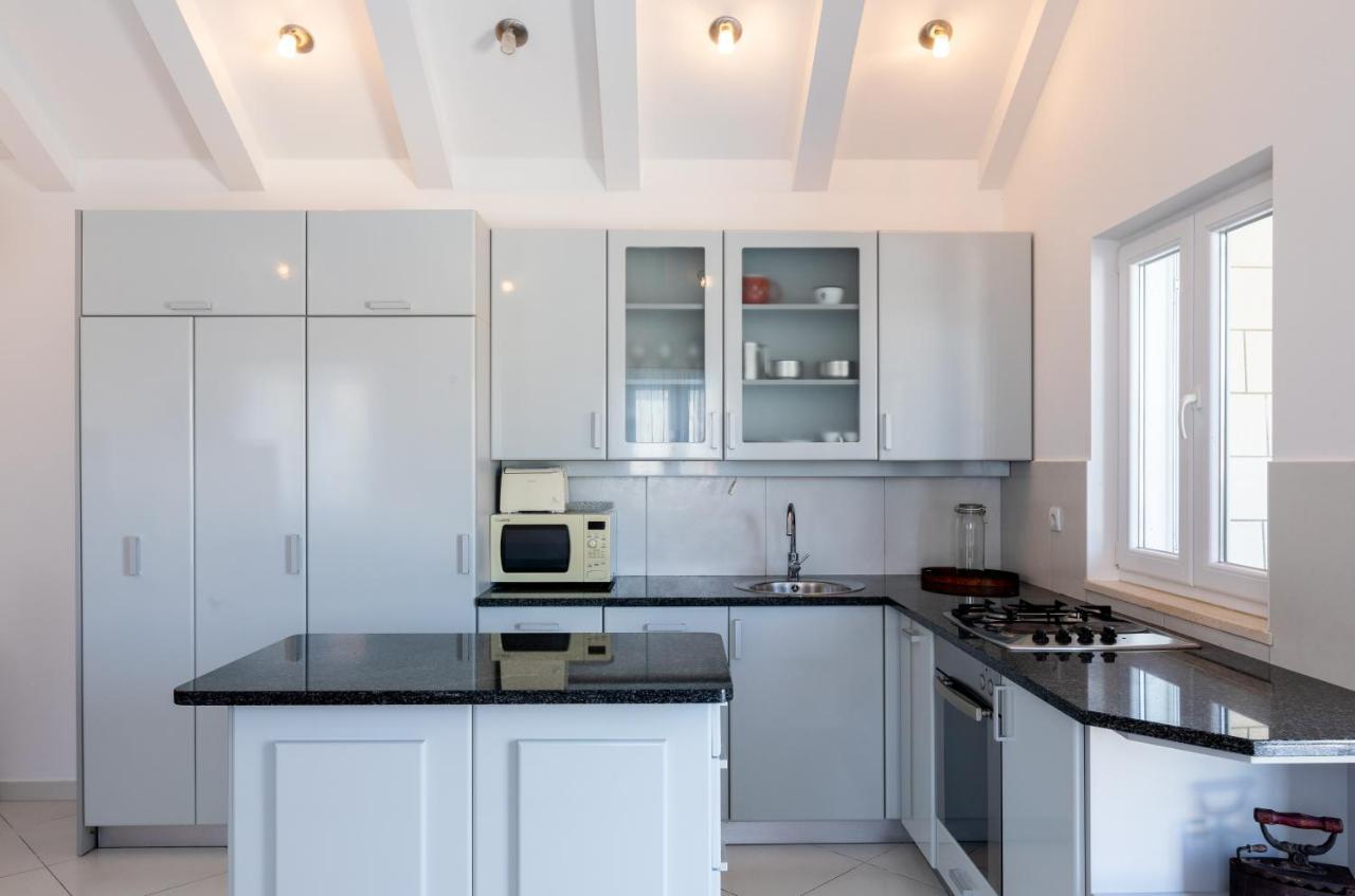 None Apartman